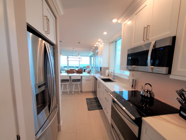 Luxurious Beachfront Condo in Longboat Key Florida - Stunning Gulf Views